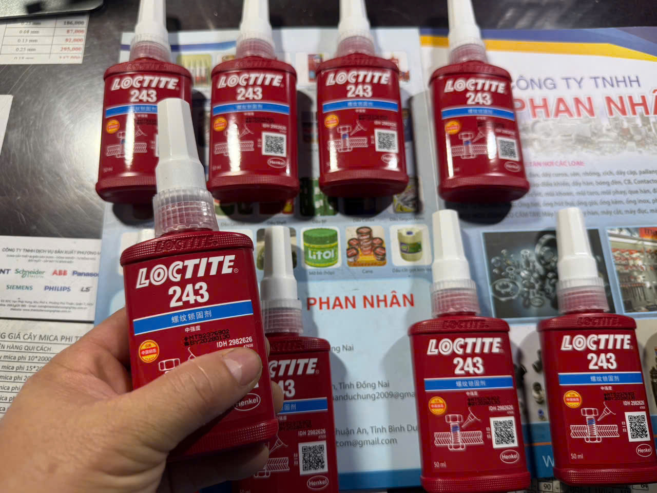Keo Loctite 243 Khoá Ren Bù Lông Chống Xoay Ren.