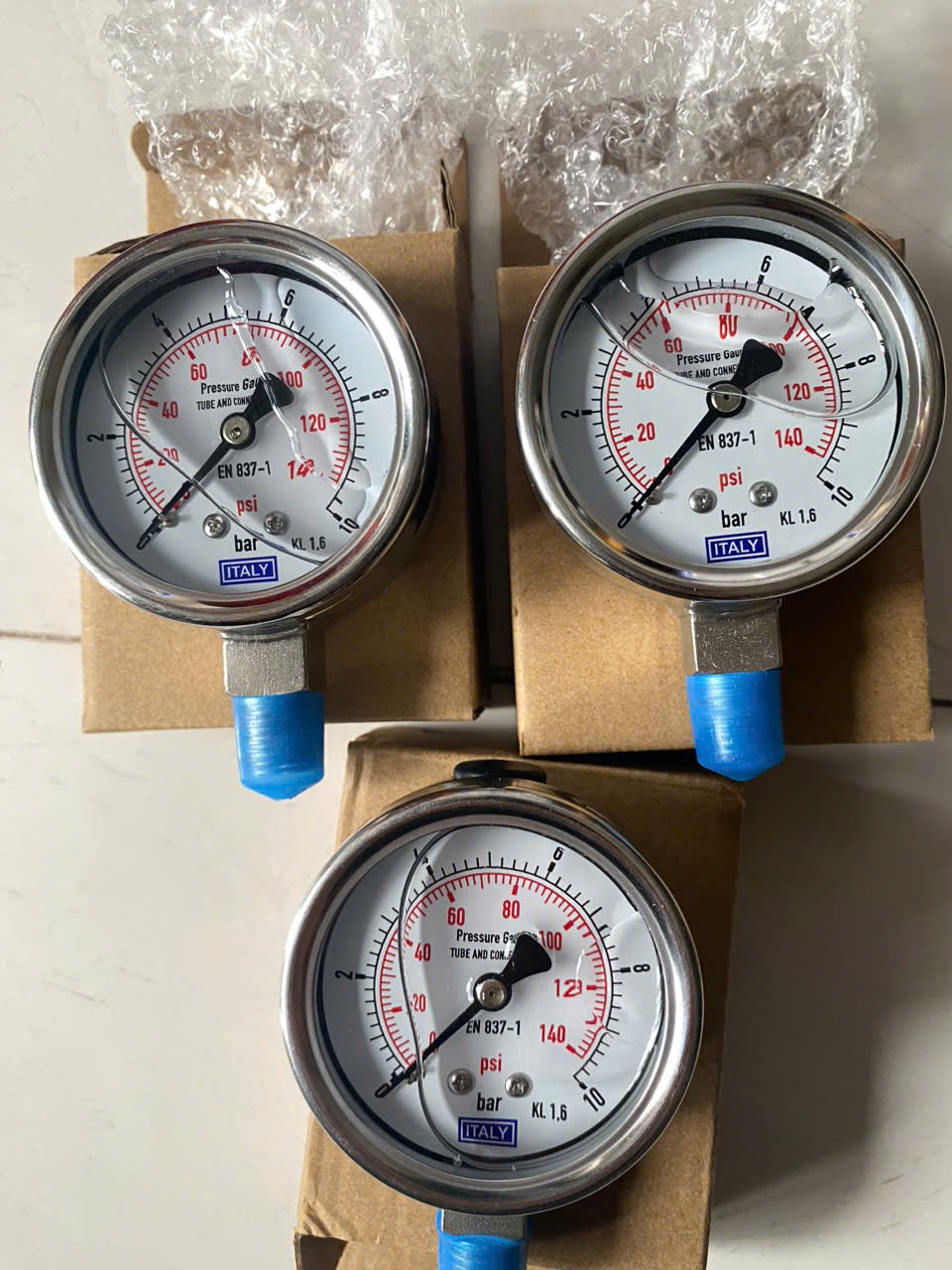 Đồng Hồ Đo Áp Suất 10 kg ( Bar ) ITALY Tại Đồng Nai.