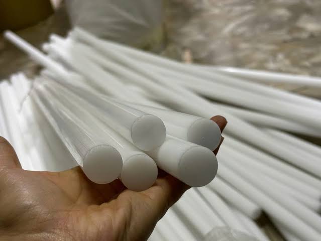 Nhựa POM Cây Tròn Đặc phi 30mm, 35mm Màu Trắng.
