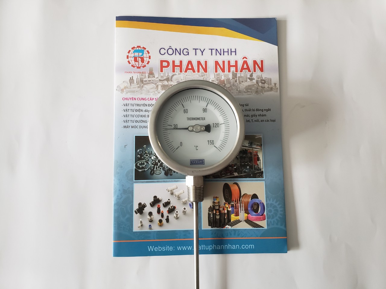 Đồng Hồ Yamaki Đo Nhiệt Độ 0 - 150 độ C chân đứng.