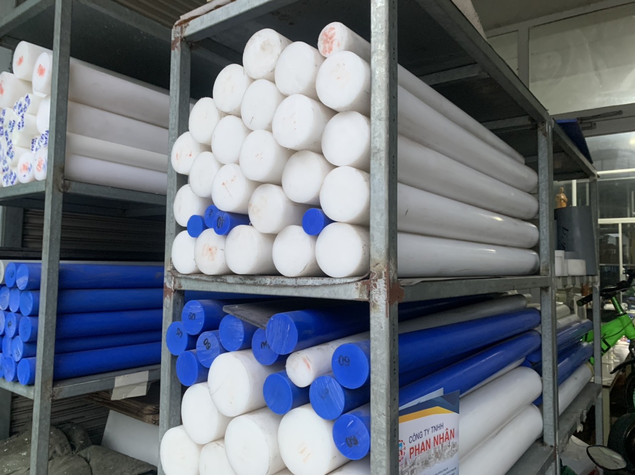 Nhựa POM Cây Tròn Đặc D55, D60mm - Nhựa Cứng, dẻo.