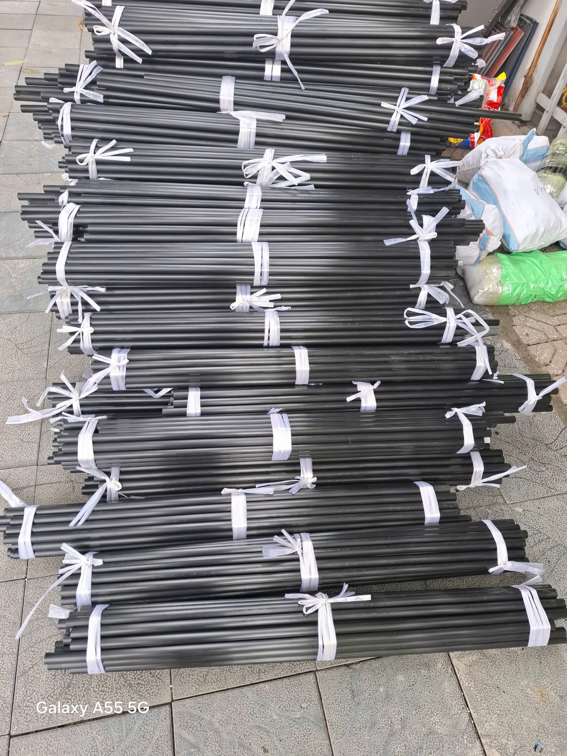 Nhựa POM Cây Tròn Đặc Phi 30mm, 40mm Màu Đen.