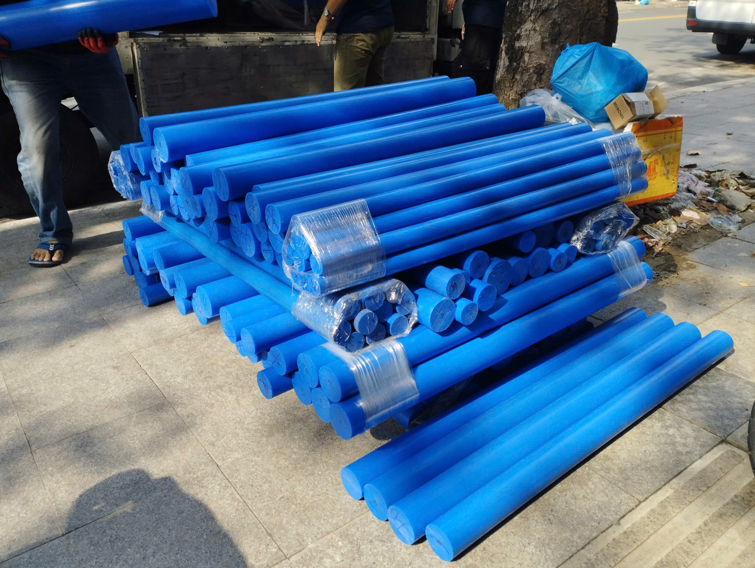 CÂY NHỰA TRÒN ĐẶC CỨNG, DẺO CHỊU MÀI MÒN MC NYLON (HÀN QUỐC).